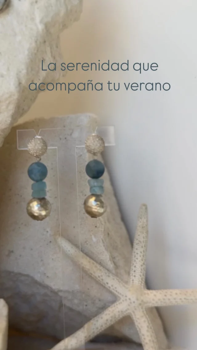 🌊 La serenidad que acompaña tu veranoEstas joyas están creadas para conectar con la calma del mar y la energía del sol.Cada mineral ha sido elegido por su belleza natural y su energía:💎 Aguamarina, Calcita Azul, Larimar y Cuarzo Aqua AuraUna combinación que inspira paz, claridad y armonía.Diseñadas a mano con cuidado y detalles únicos, para que brilles de forma auténtica en cada momento de tu verano.✨ Edición limitada disponible — Escríbeme por DM para más info.#joyasconminerales #joyasartesanales #aguamarina #larimar #cuarzoaquaura #calcitaazul #accesoriosdeverano #joyeríaemocional #brillaenverano #menorca